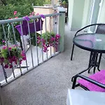 Lux *