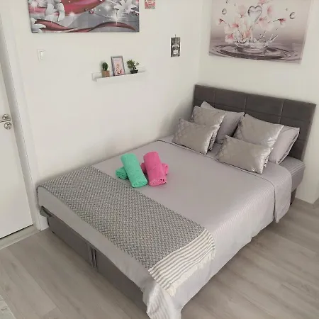 Lux *